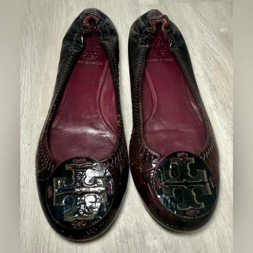 Tory Burch Dark Brown Patent Leather Ballet Flats Embossed Logo Size‎ 7